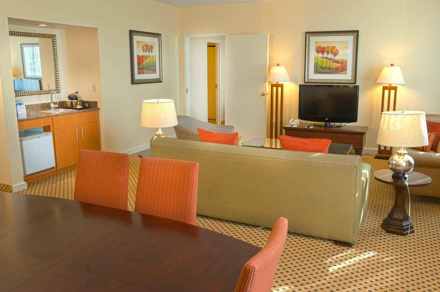 Hotel Baymont By Wyndham St Charles à Saint Charles Extérieur photo